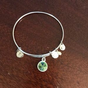 listing-status-banner